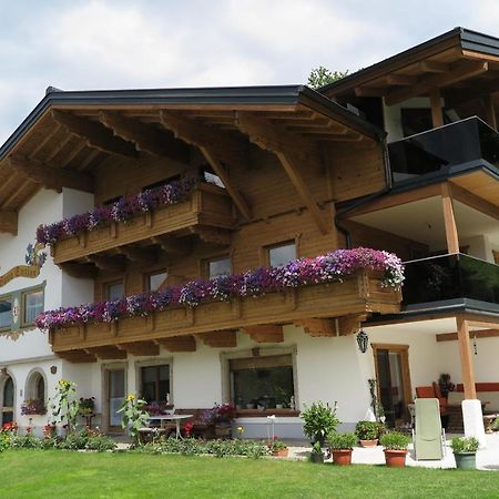 ザンクト・ヨーハン・イム・ポンガウHaus Enzianアパートメント エクステリア 写真